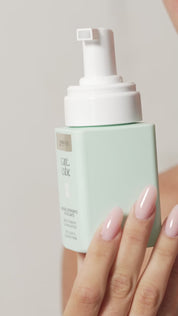MOUSSE DETERGENTE STRUCCANTE